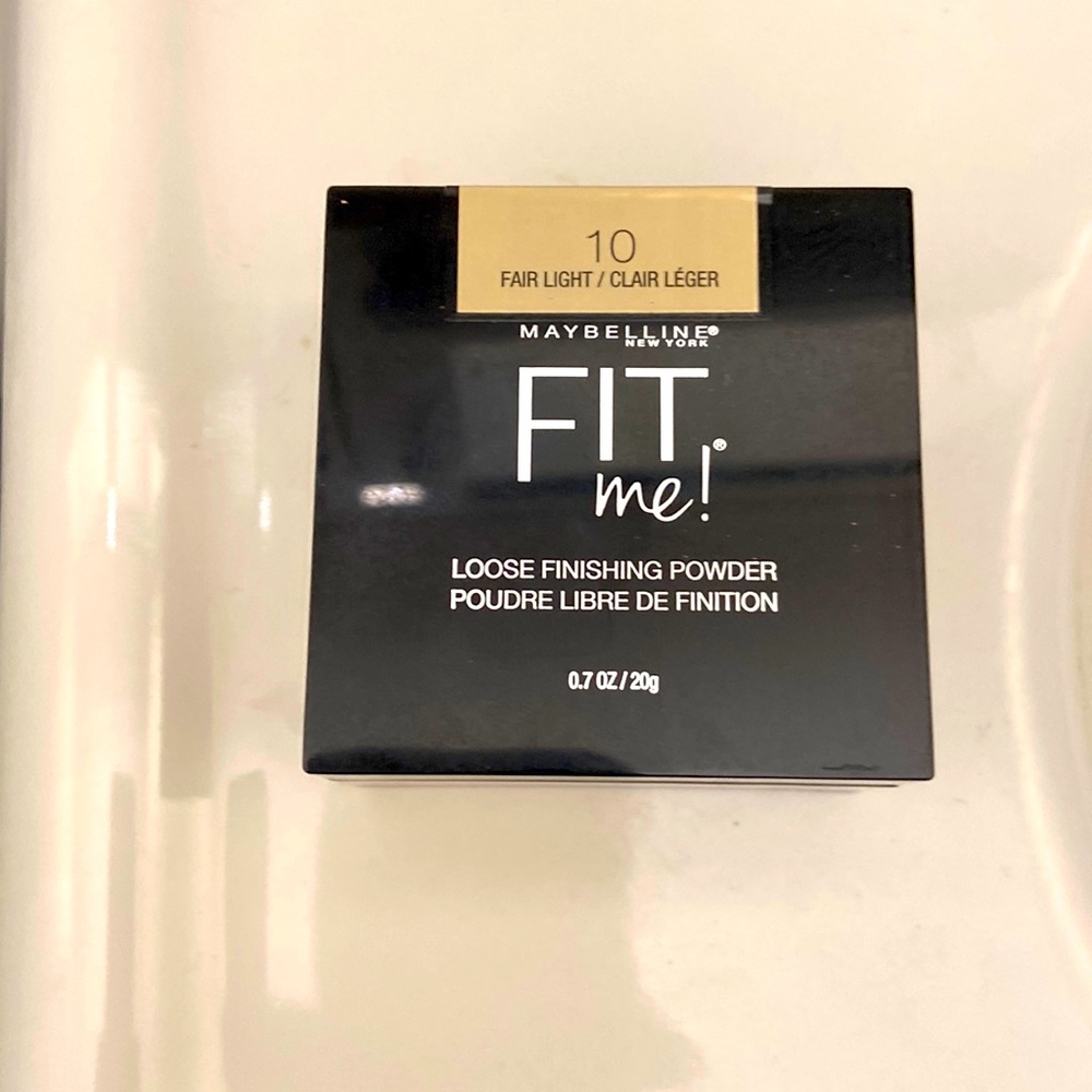 Fit me! Loose finishing powder by Maybelline in 10 Fair light